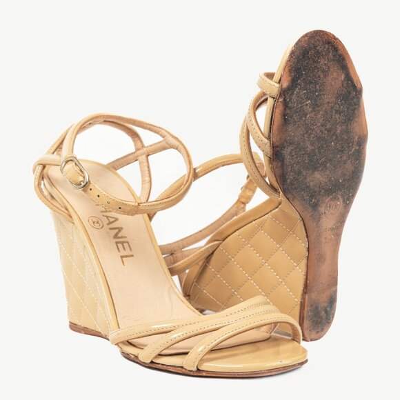 Chanel Beige Patent Leather Quilted-Wedge Sandals - Picture 4 of 10